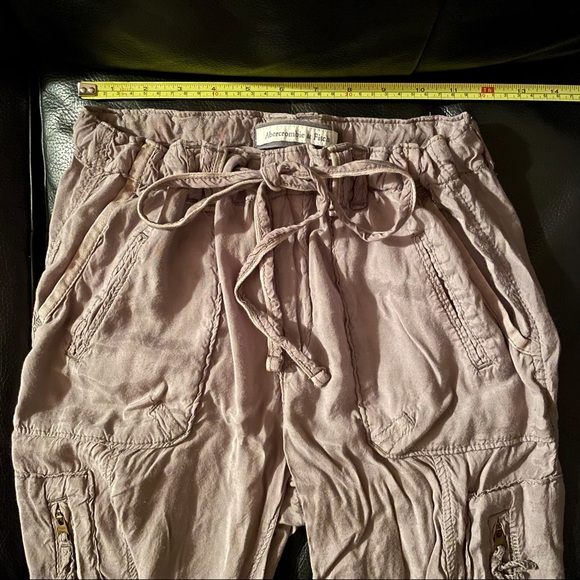 Abercrombie & Fitch Gray Crop Capri Cargo Pants - Picture 13 of 16